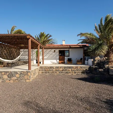 Rustic With Pool In Center Сasa de vacaciones Lajares