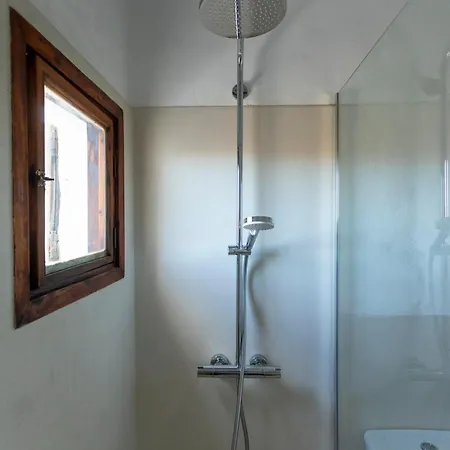 Сasa de vacaciones Rustic With Pool In Center Lajares