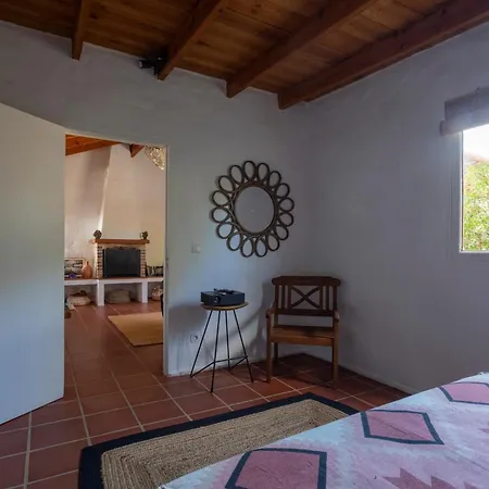 Rustic With Pool In Center *