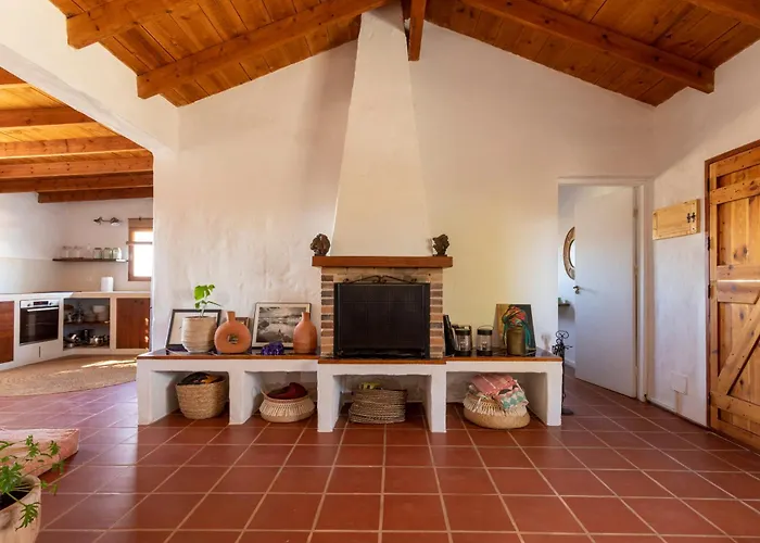 Rustic With Pool In Center Casa de Férias Lajares