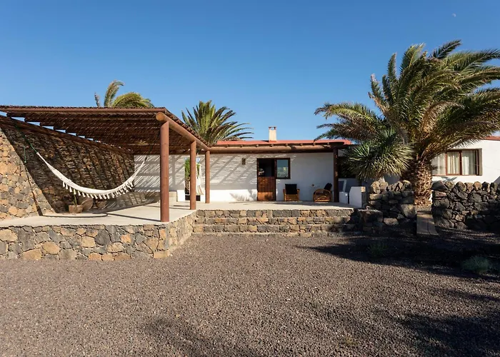 Rustic With Pool In Center Casa de Férias Lajares