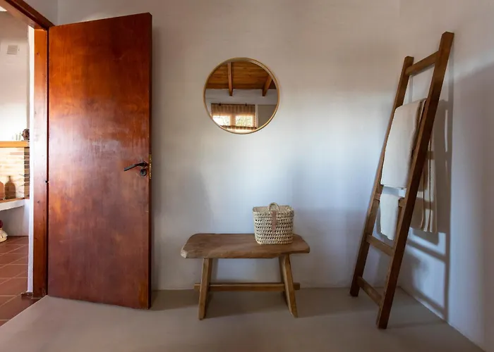 Rustic With Pool In Center لاجاريس