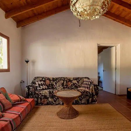 펜션 Rustic With Pool In Center *