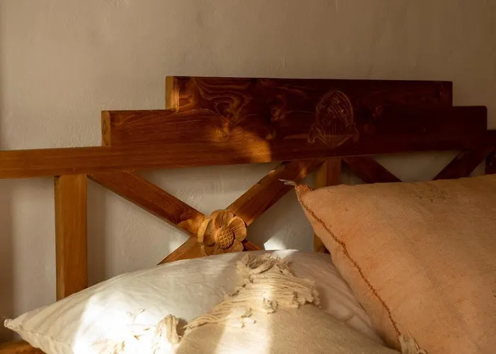 Rustic With Pool In Center Lajares