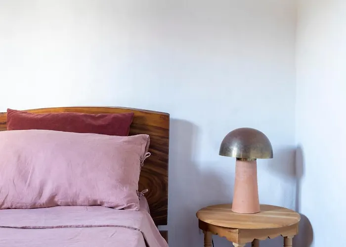 Vakantiehuis Rustic With Pool In Center