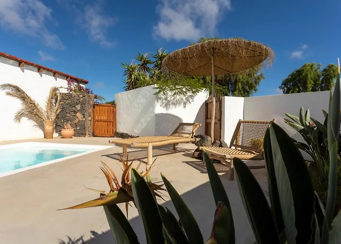 Rustic With Pool In Center Vakantiehuis Lajares