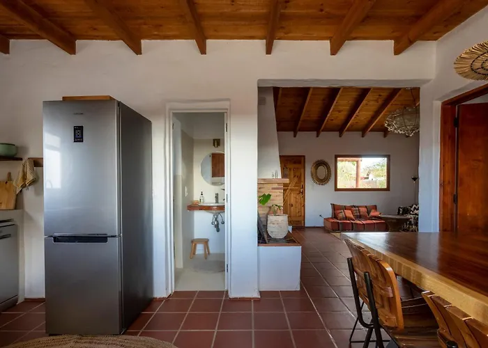 Vakantiehuis Rustic With Pool In Center *